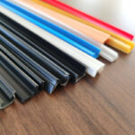 China Factory PVC Shadow Profile Strip HDPE Plastic Extruder Profil PC Plastic Aluminium Profile Plastic Accessories