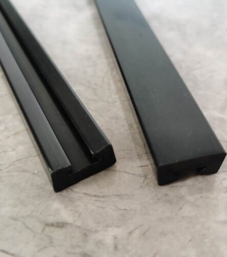 Custom UHMWPE Cover U Strip Aluminum Profile Accessories UHMW Wear Strips for Glass Panel Fittings Insert