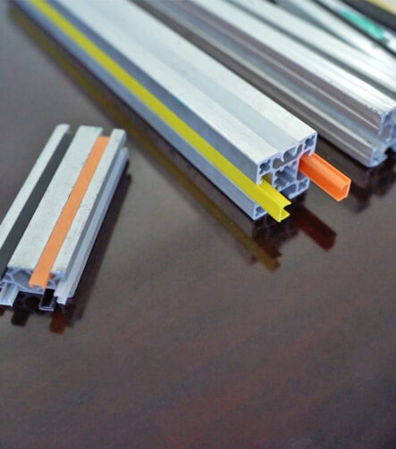 Customized Shaped Plastic T Slot Profile Extrusion Co-Extrusion Plastic PVC Profile for Building 10 Slot Plastic Cover Strip PP