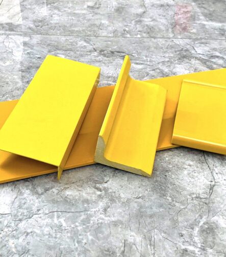 Durable L-Shaped Plastic Corner & UPVC Hollow Sheet Wall for Architectural Design