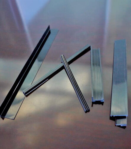 Factory Price Conveyor Belt Guides Engineering Conveyor Chain UHMW-PE Guides Rails Green Slide Plastic Guide Rail Strips