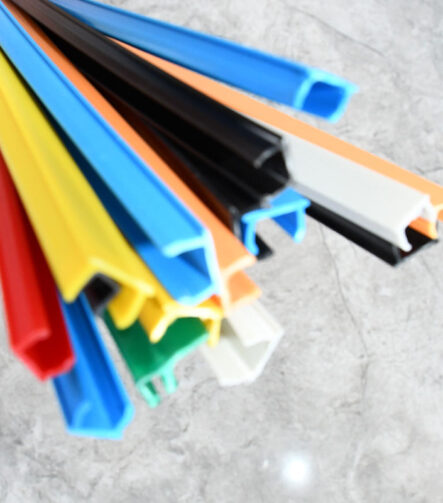Factory Supply T Slot Aluminum Extrusion Wear Resistance 6 Slot Plastic Cover Strip