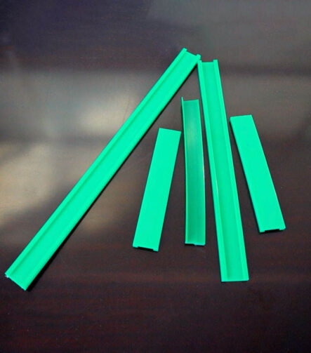 High Quality Polyethylene Wear-Resistant UHMWPE Conveyor Wear Strips Slide Rail UHMWPE Roller Line Wear Strip