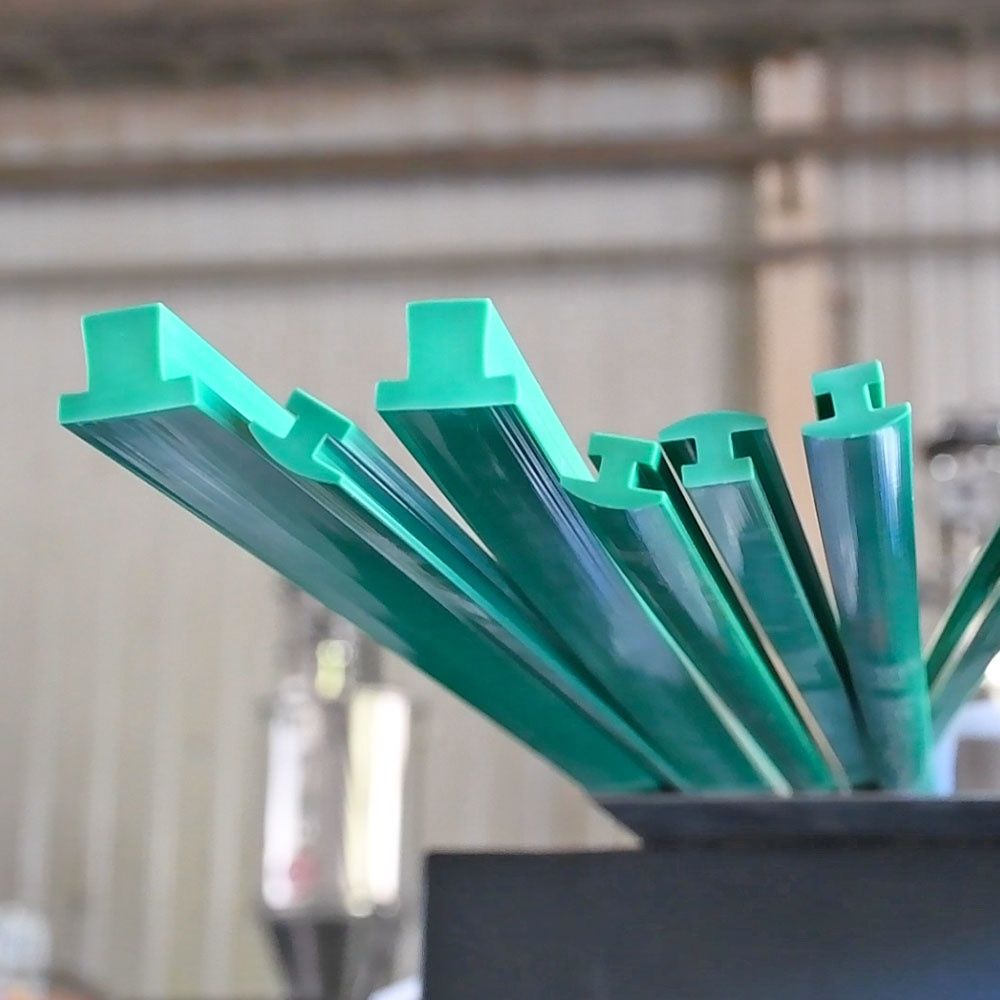 Multi-Color-Plastic-UHMWPE-Wear-Strip-for-Conveyor-Wtih-Certificate.jpg Multi Color Plastic UHMWPE Wear Strip for Conveyor Wtih Certificate