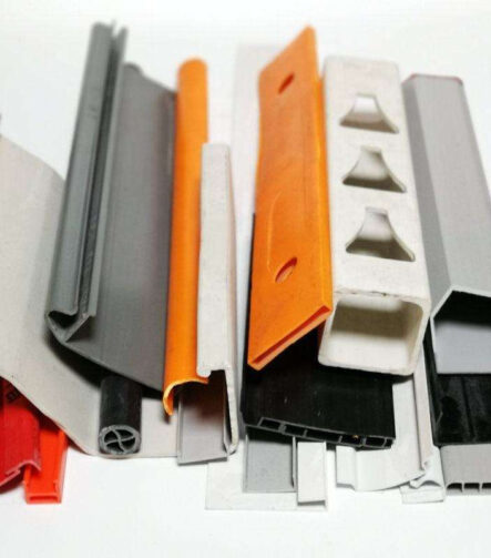 ODM/OEM Plastic Extrusion Profile PVC/PP/PE Extrusions Profiles for House