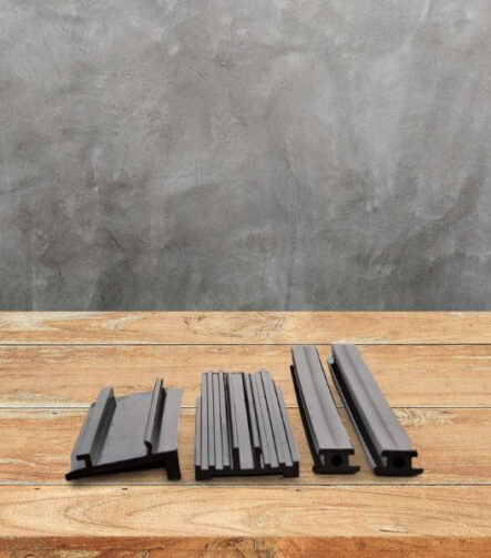 PP UPVC PE Profile Trim Corner PVC Door Frame Profile UHMW PE Wear Strips
