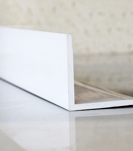 PVC Plastic Corners Bead 16*16*1mm Wholesale PVC Angle Corner for Wall Corner Protectors