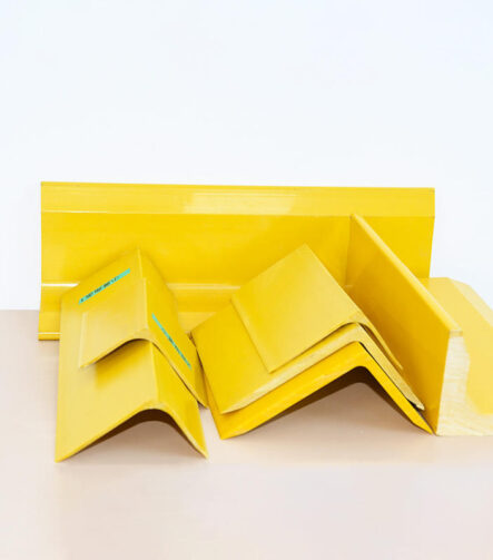Plastic Angle Strips Plastic Strip Edge Guard Plastic Extrusion Profile PVC Custom Profiles PVC Bead Corner