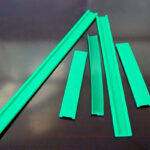 Plastic HDPE Wear Strips Flat Plastic Strips Rigid UHMWPE Round Bar Conveyor Guardrail Wear Strips