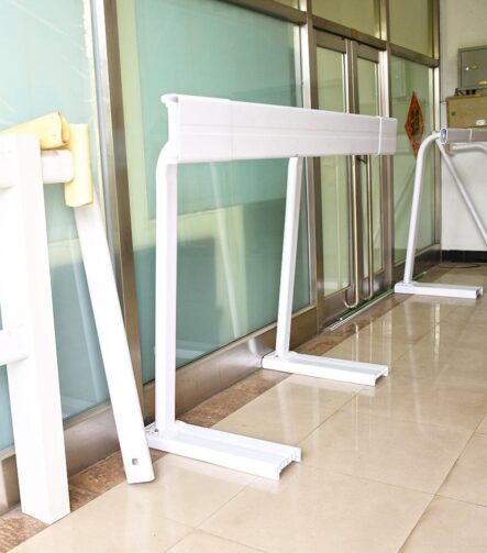 Single Rail 108X50mm Bendable PVC Arena Fence with ABS Tee Joints 90-Degree Bendable Oval Post Fence