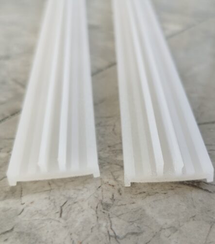 Top Quality Food Grade Plastic UHMWPE Sheet Conveyor Plastic Wear Strip