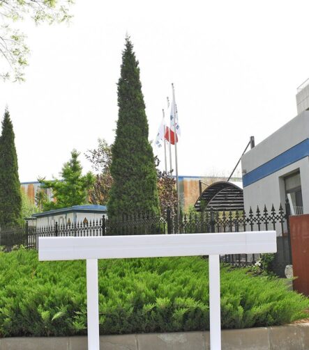 UV Resistant PVC Horse Arena Fence Factory Price with Custom Design & Bulk Discount